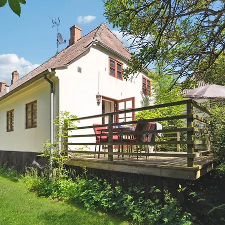 2 Bedroom Pet Friendly In Tranekaer Skattebolle